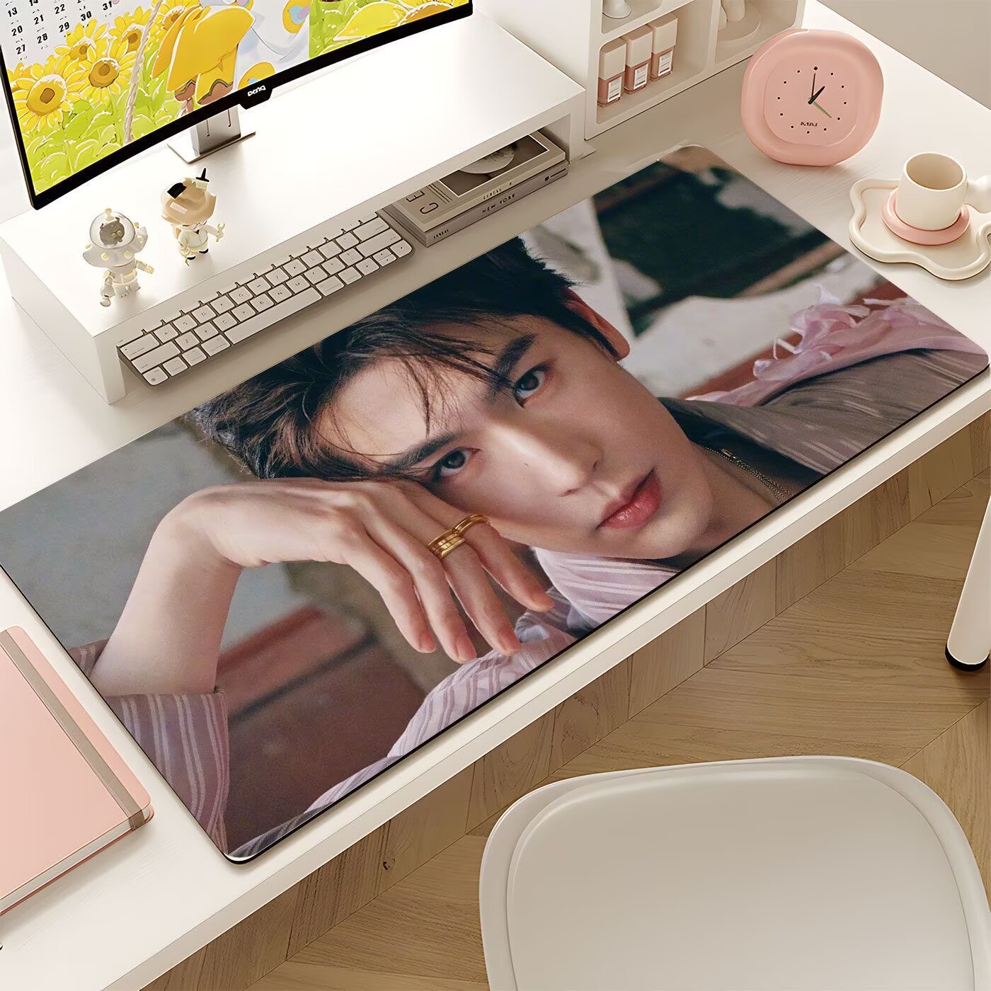 Gaming Keyboard Mouse - Zhang Linghe's oversized mouse pad, celebrity
